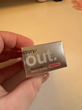 Toy Factory Serum Lip Mask